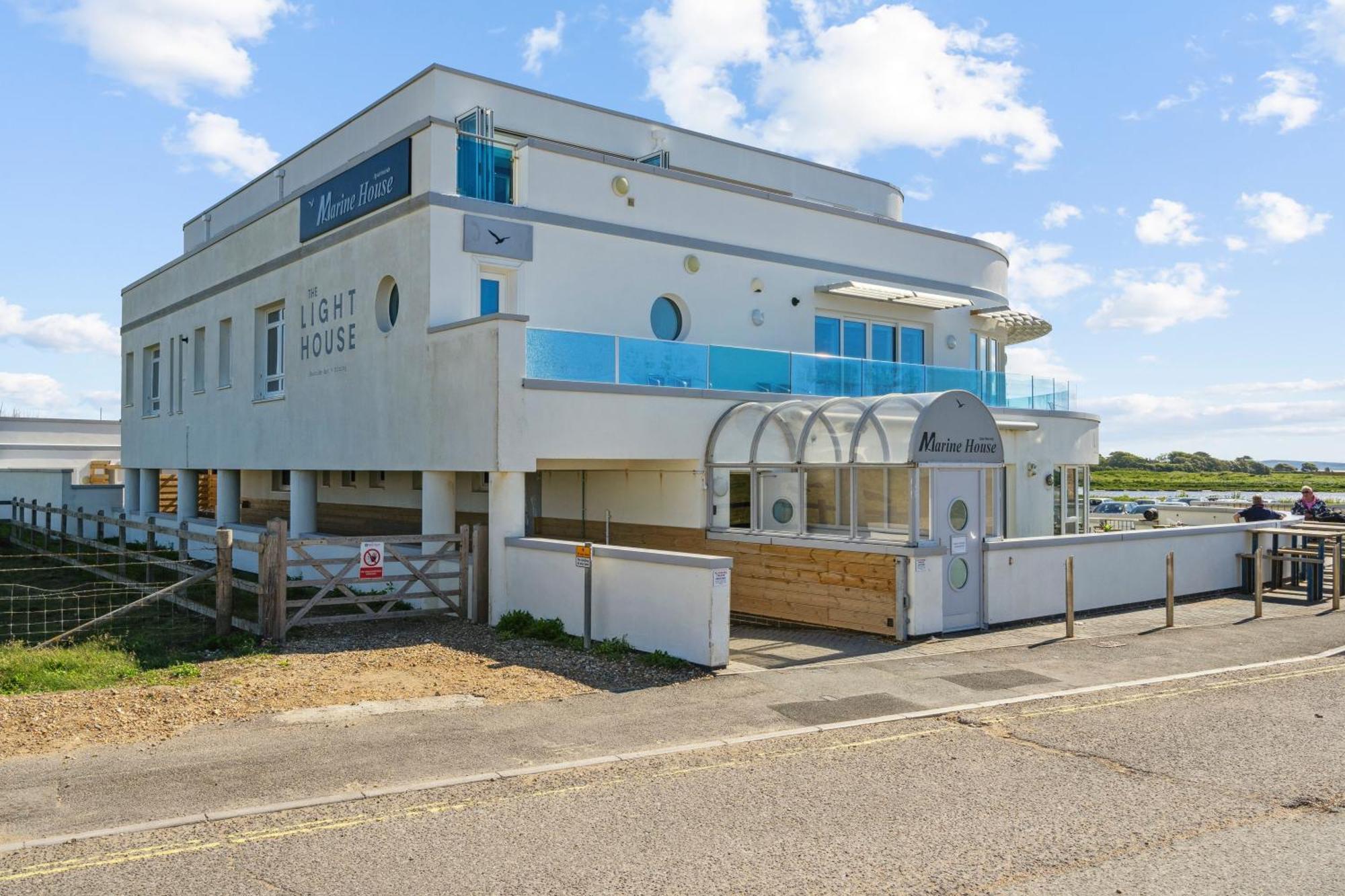 Marine House Hotel Лимингтън Екстериор снимка