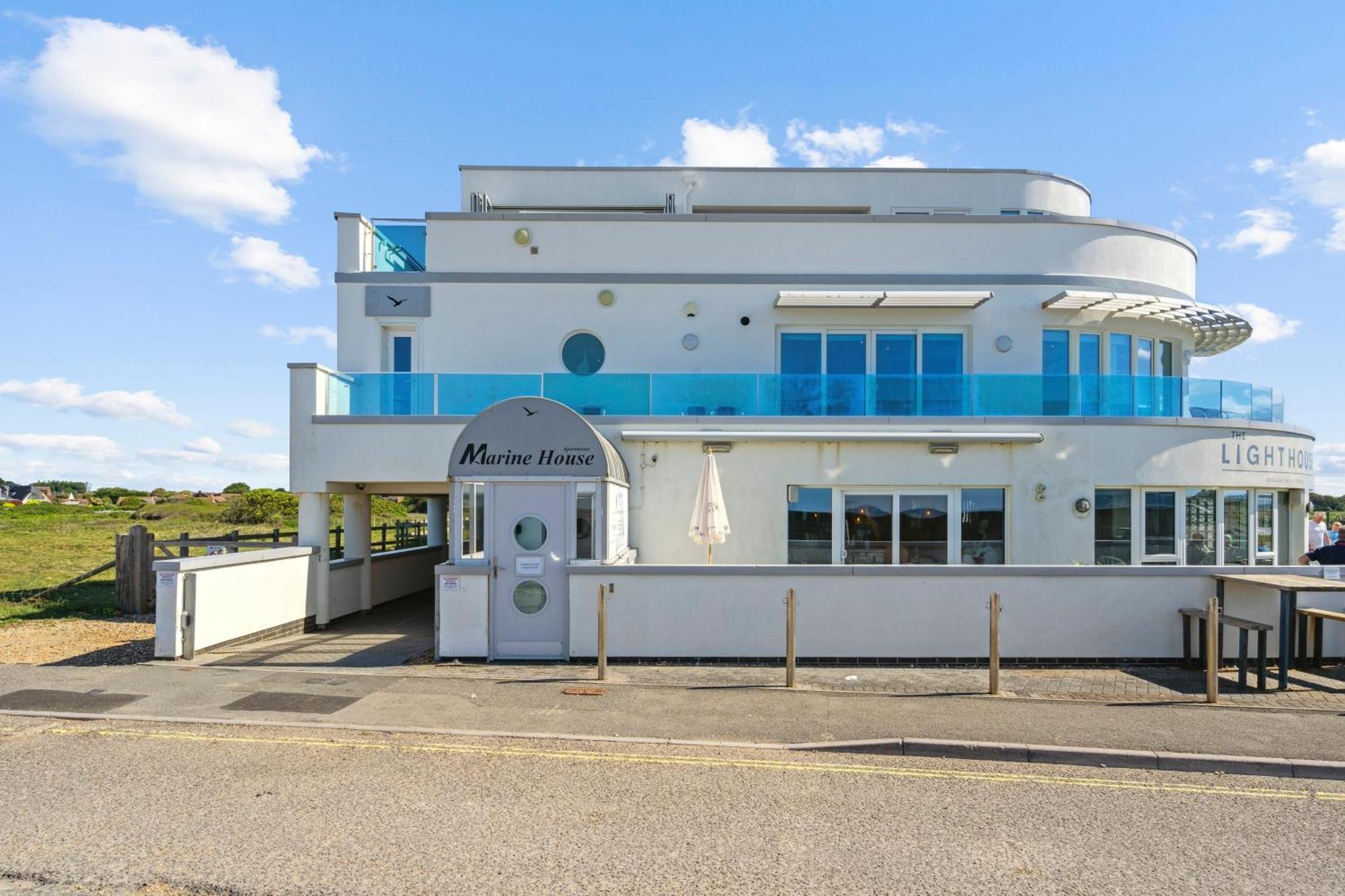 Marine House Hotel Лимингтън Екстериор снимка